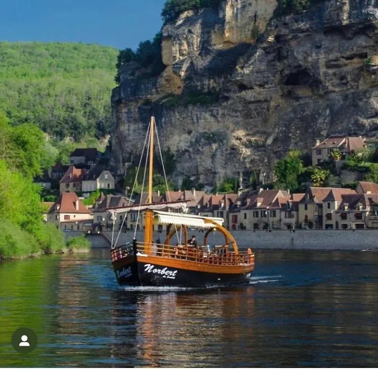 بيت للعطل فيلا Frayssinet-le-Gélatفي La Peyrade